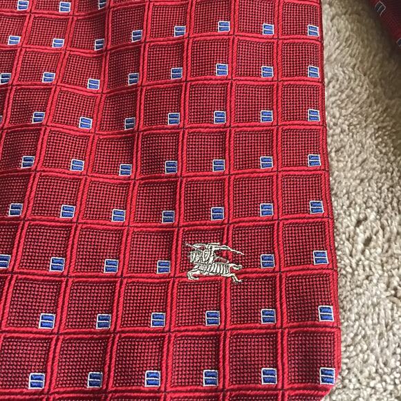 Burberrys Of London Men's Tie Red Check/Squares 100% Silk Made in Italy - Picture 3 of 6